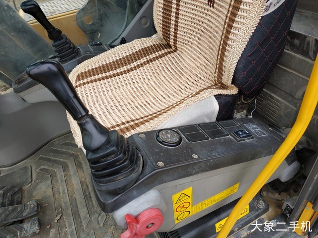 沃尔沃 EC250DL 挖掘机