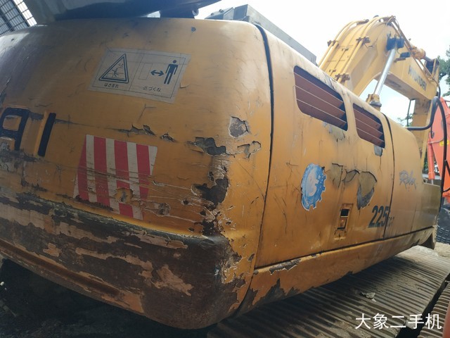 现代 R220-5 挖掘机