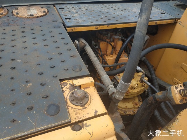 现代 R215-9 挖掘机