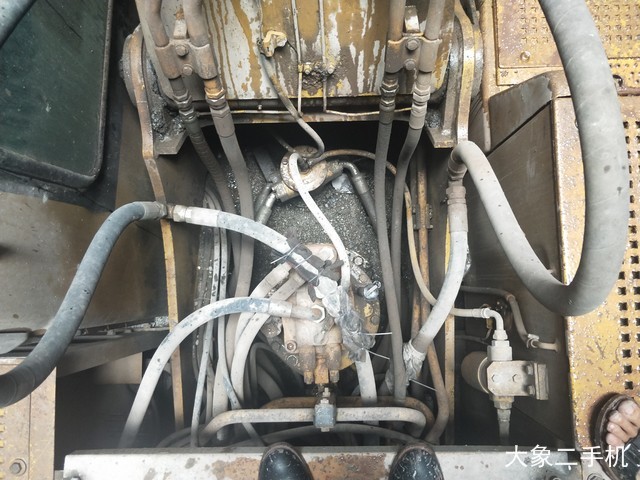 卡特彼勒 320B 挖掘机