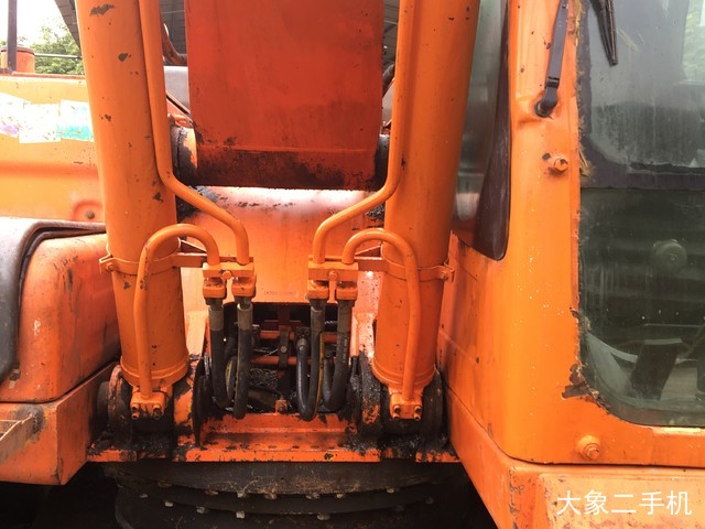 斗山 DX260LC 挖掘机