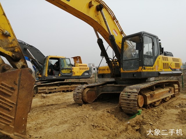 雷沃重工 FR480E 挖掘机