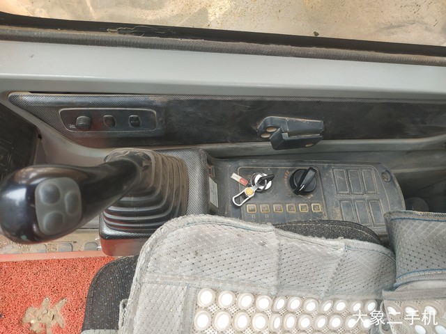 现代 R225LC-7 挖掘机
