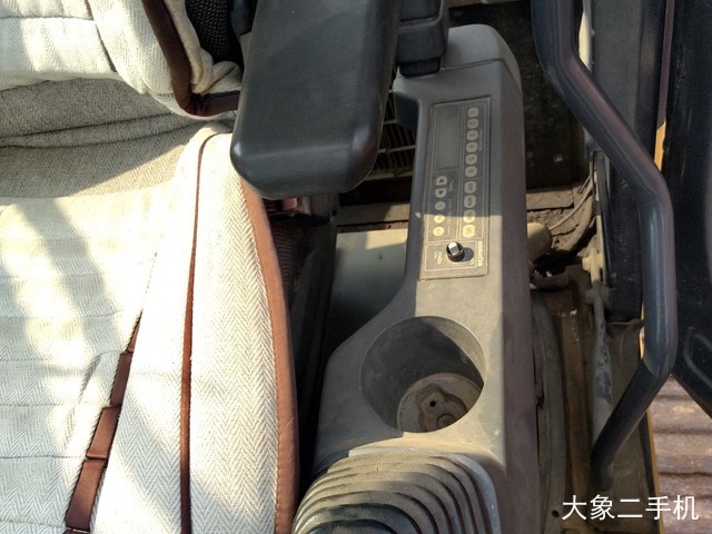 小松 PC240LC-8 挖掘机