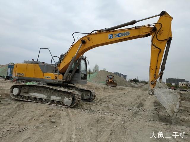 徐工 XE215CA 挖掘机