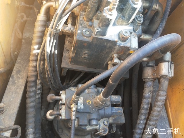 现代 R150LC-9 挖掘机