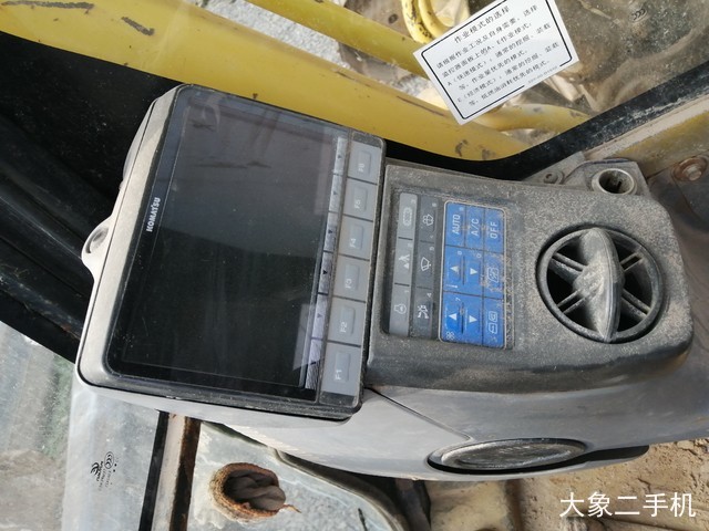 小松 PC200-8 挖掘机