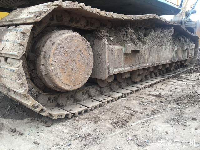 现代 R485LVS 挖掘机