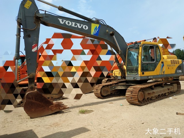 沃尔沃 EC210BLC 挖掘机