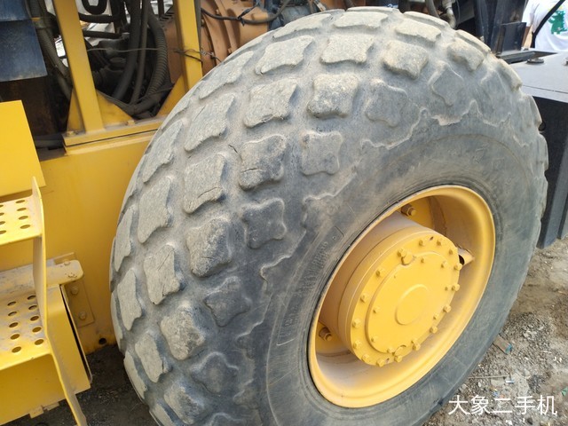 山推 SR22M 压路机