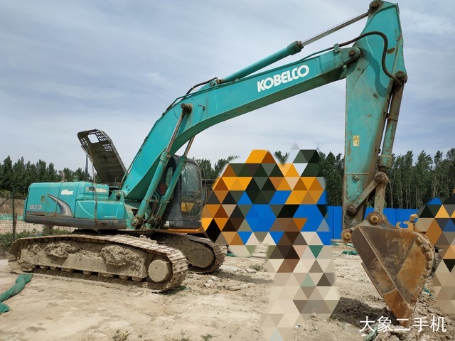 神钢 SK200-8 挖掘机