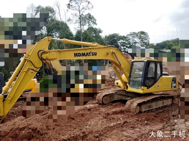 三一重工 SY215C-8 挖掘机