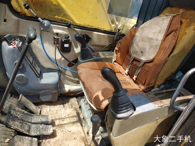 柳工 CLG220LC 挖掘机