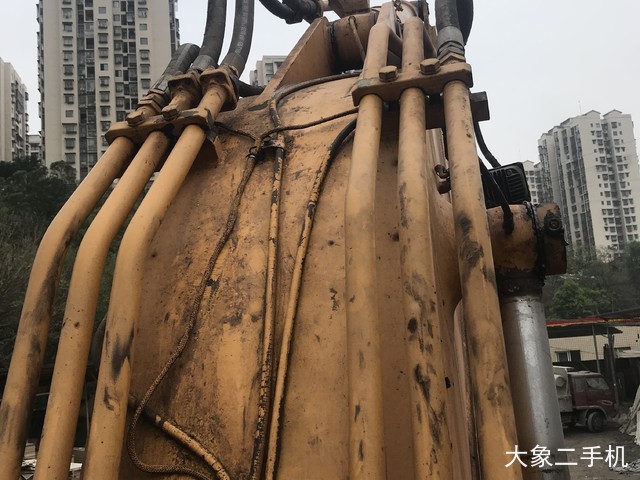 现代 R225LC-7 挖掘机
