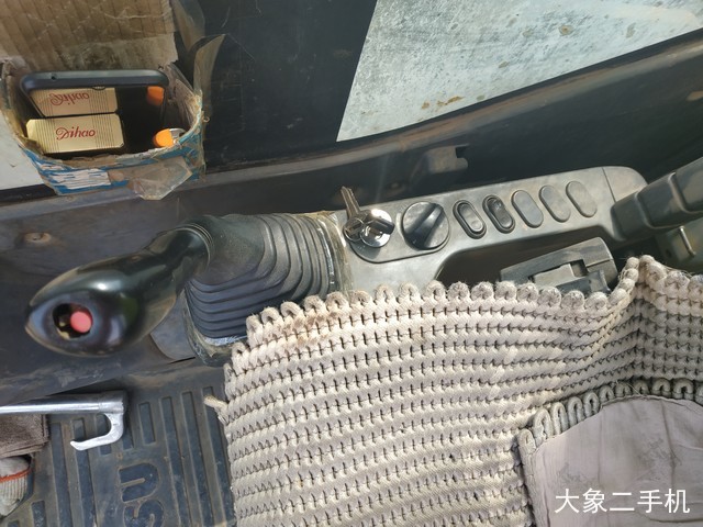 小松 PC220-8 挖掘机