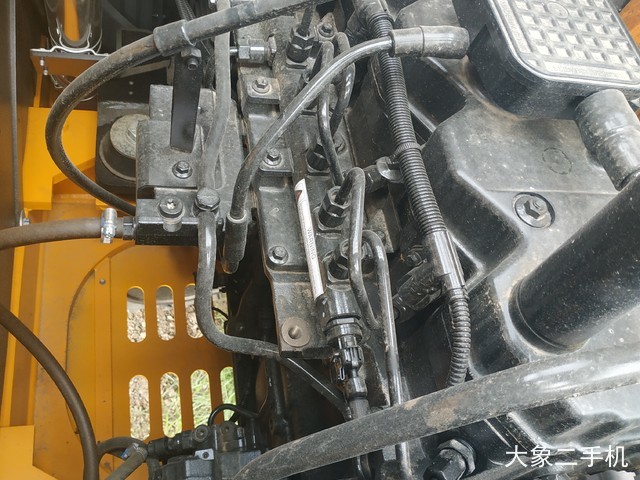 龙工 LG6225E 挖掘机