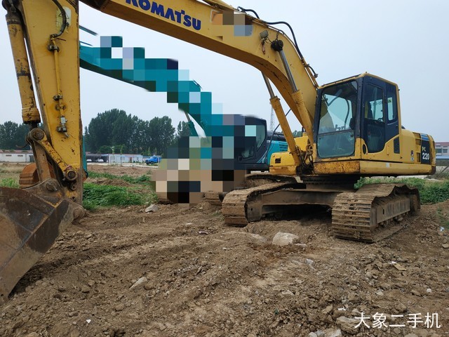 小松 PC200-8 挖掘机