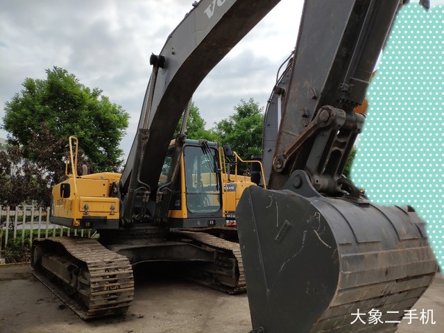 沃尔沃 EC290BLC 挖掘机