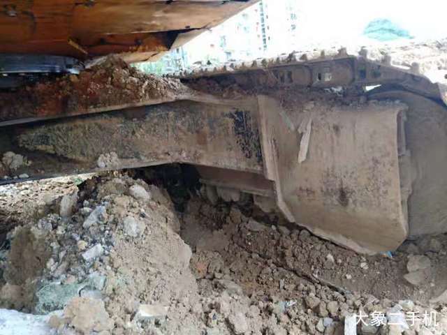 现代 R225LC-7 挖掘机