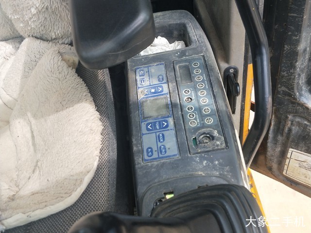 龙工 LG6235 挖掘机