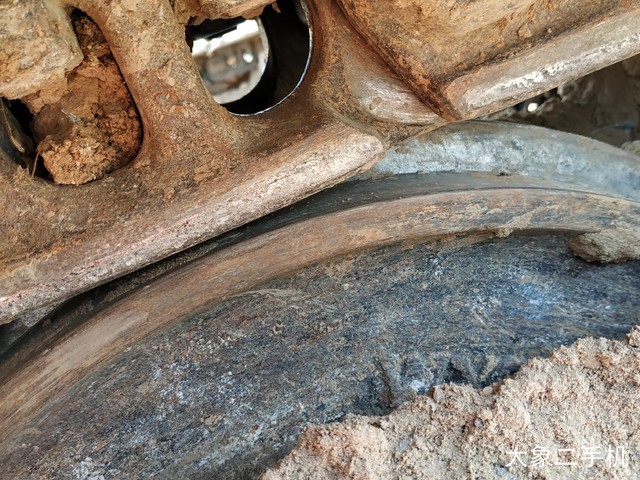 龙工 LG6225E 挖掘机