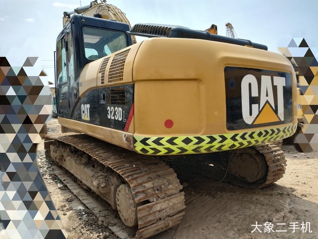 卡特彼勒 323DL 挖掘机