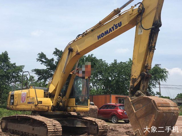 小松 PC240LC-8 挖掘机