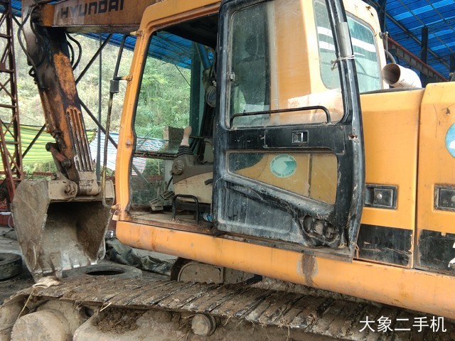 现代 R225LC-7 挖掘机