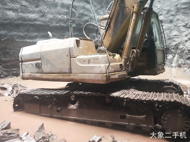 卡特彼勒 320B 挖掘机