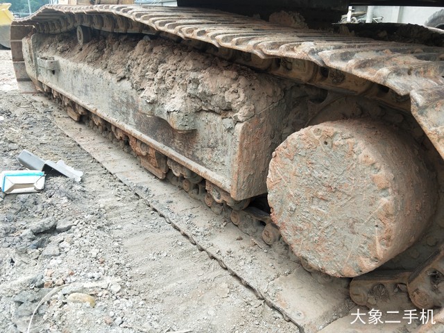 现代 R225LC-7 挖掘机