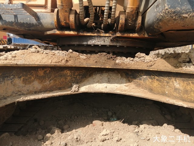 现代 R225LC-7 挖掘机