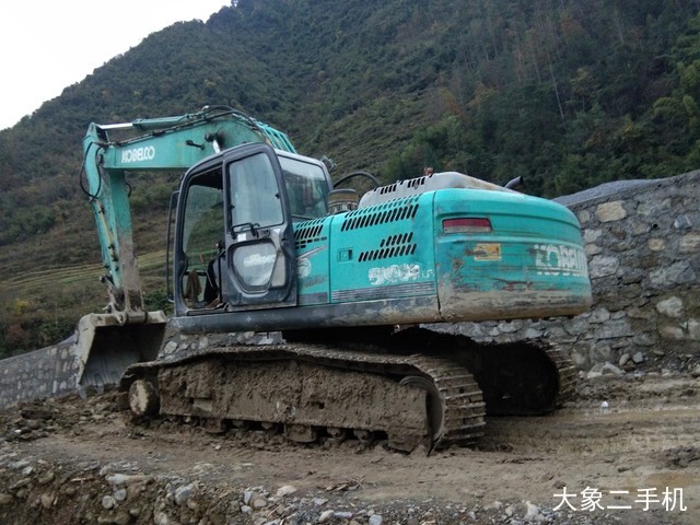 神钢 SK210LC-8 挖掘机