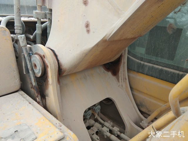 小松 PC240LC-8M0 挖掘机