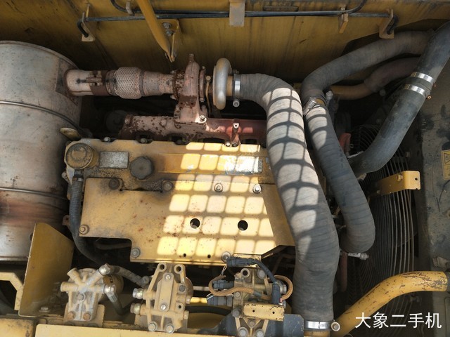 卡特彼勒 323DL 挖掘机