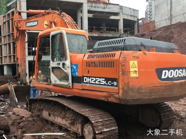 斗山 DH215-9E 挖掘机