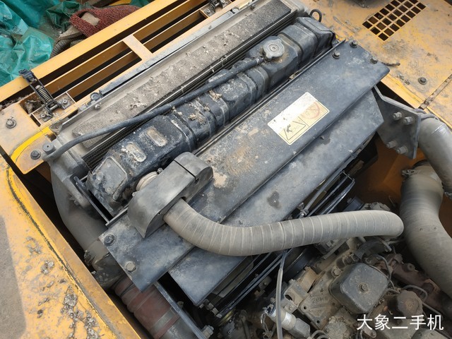 现代 R215-7C 挖掘机