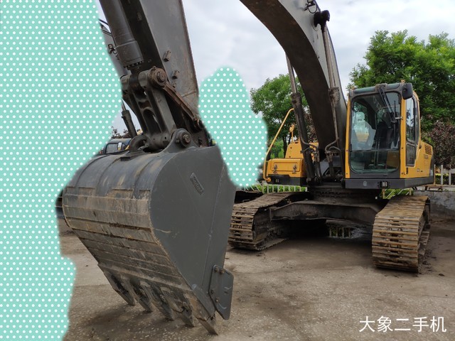 沃尔沃 EC290BLC 挖掘机