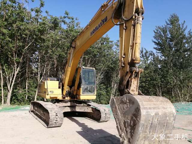 小松 PC220-7 挖掘机