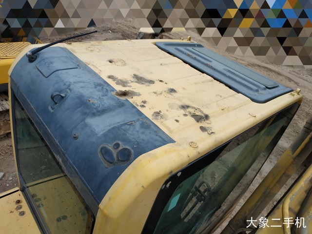 小松 PC240LC-8 挖掘机