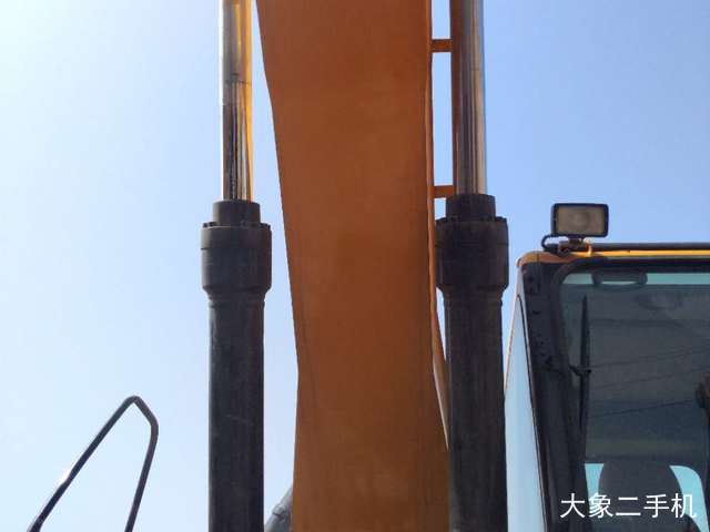 三一重工 SY215C-8 挖掘机