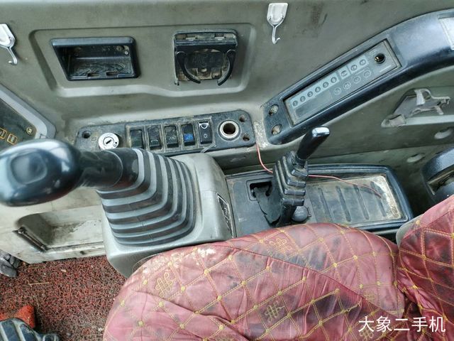 现代 R60-7 挖掘机