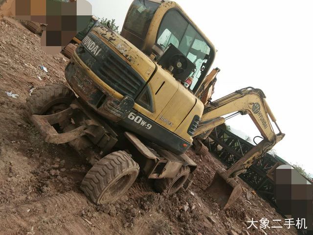 现代 R60-9 挖掘机