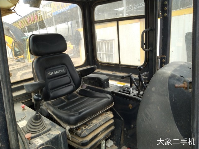 山推 SD16标准型 推土机