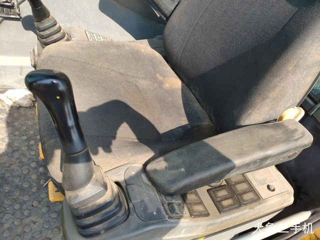 沃尔沃 EC240BLC 挖掘机