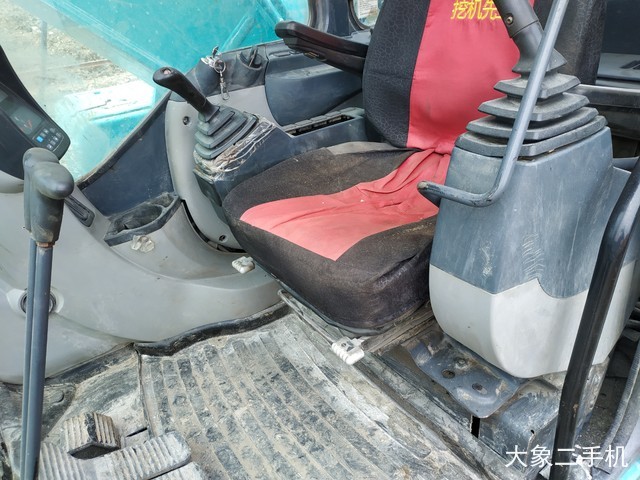 神钢 SK250-8 挖掘机