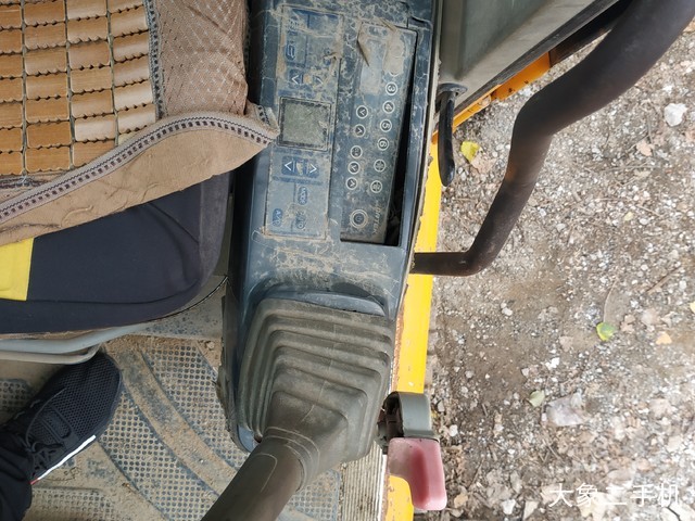 龙工 LG6225 挖掘机