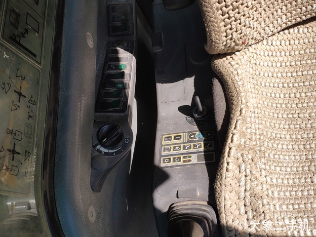 沃尔沃 EC290BLC 挖掘机