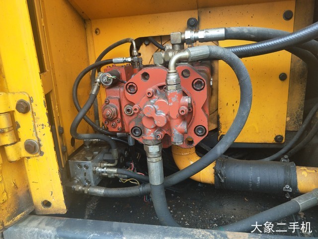 现代 R150LC-7 挖掘机