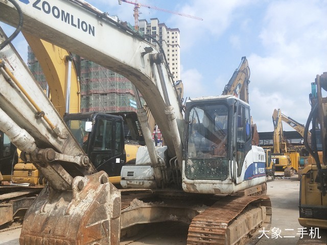 中联重科 ZD230-3 挖掘机