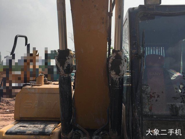 三一重工 SY135C 挖掘机